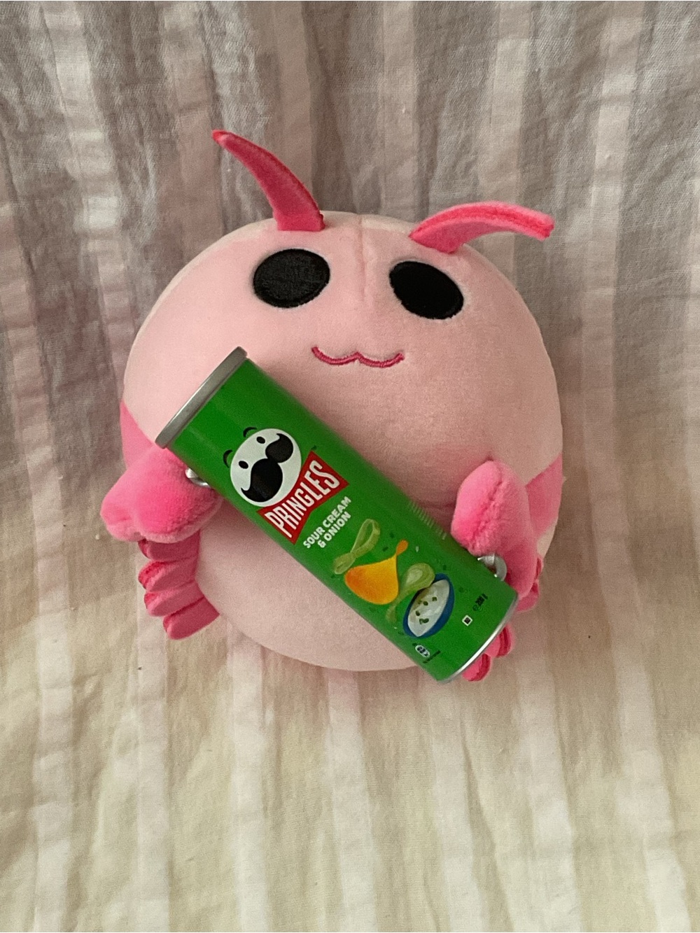 ZURU SNACKLES LILY THE SHRIMP PLUSH TOY 6” ADVERTISEMENT FOR PRINGLES